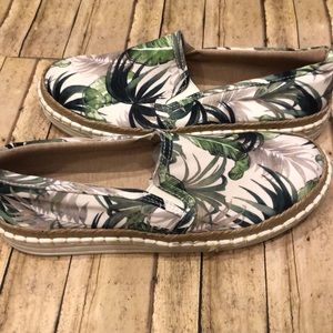 Palm tree slip ons